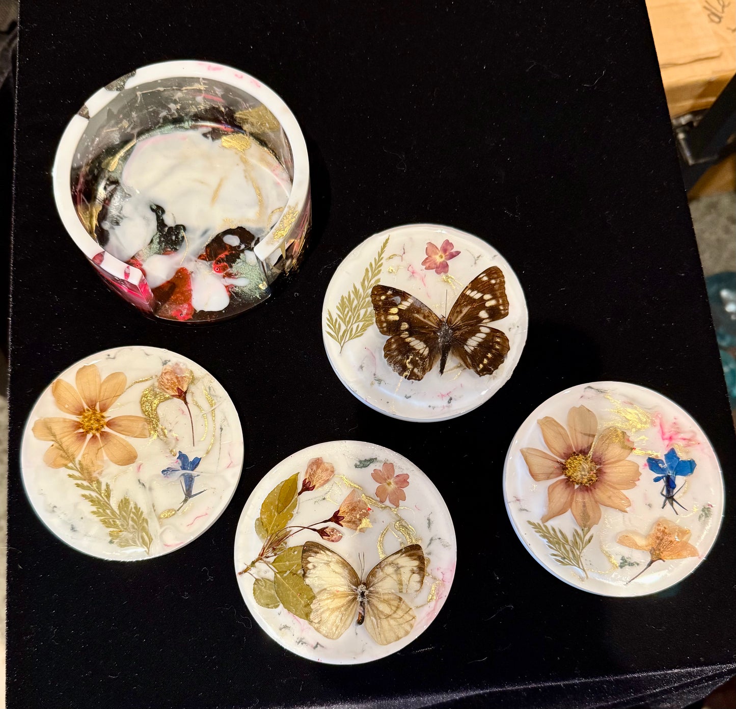 Round butterfly coasters (4 + case)