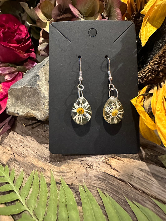 Daisy drop earrings